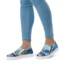 Load image into Gallery viewer, SAIL ON! Women’s slip-on canvas shoes
